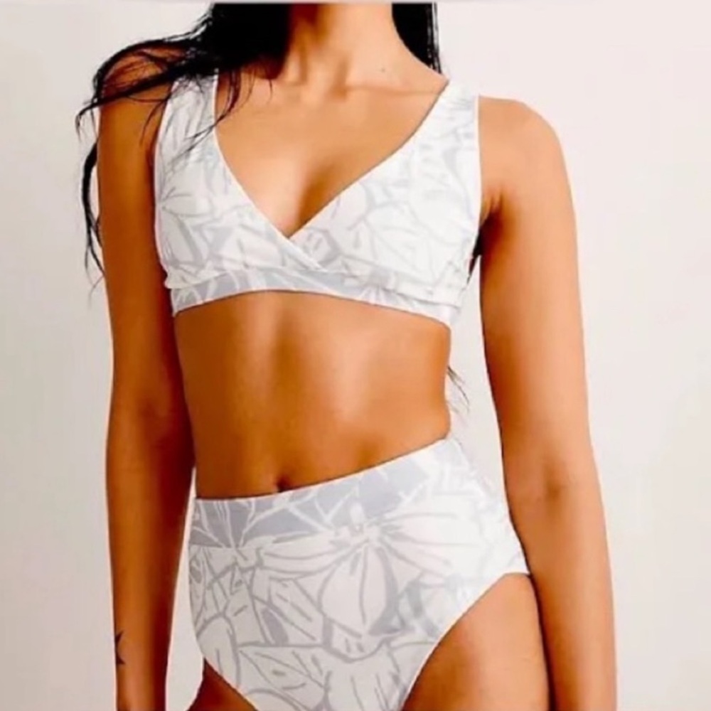 Madewell White & Light Gray Floral High-Waist Bikini Set
